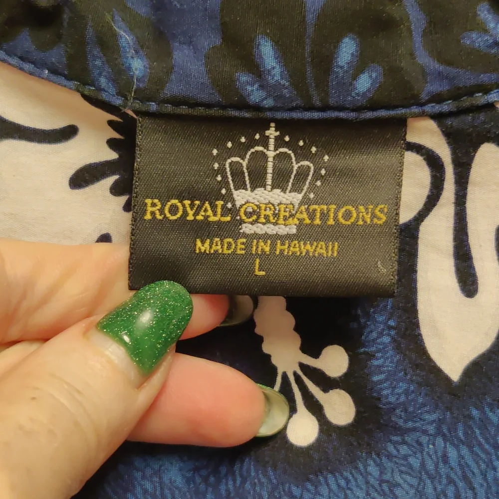 Hibiscus Hawaiian shirt - Picture 2 of 3